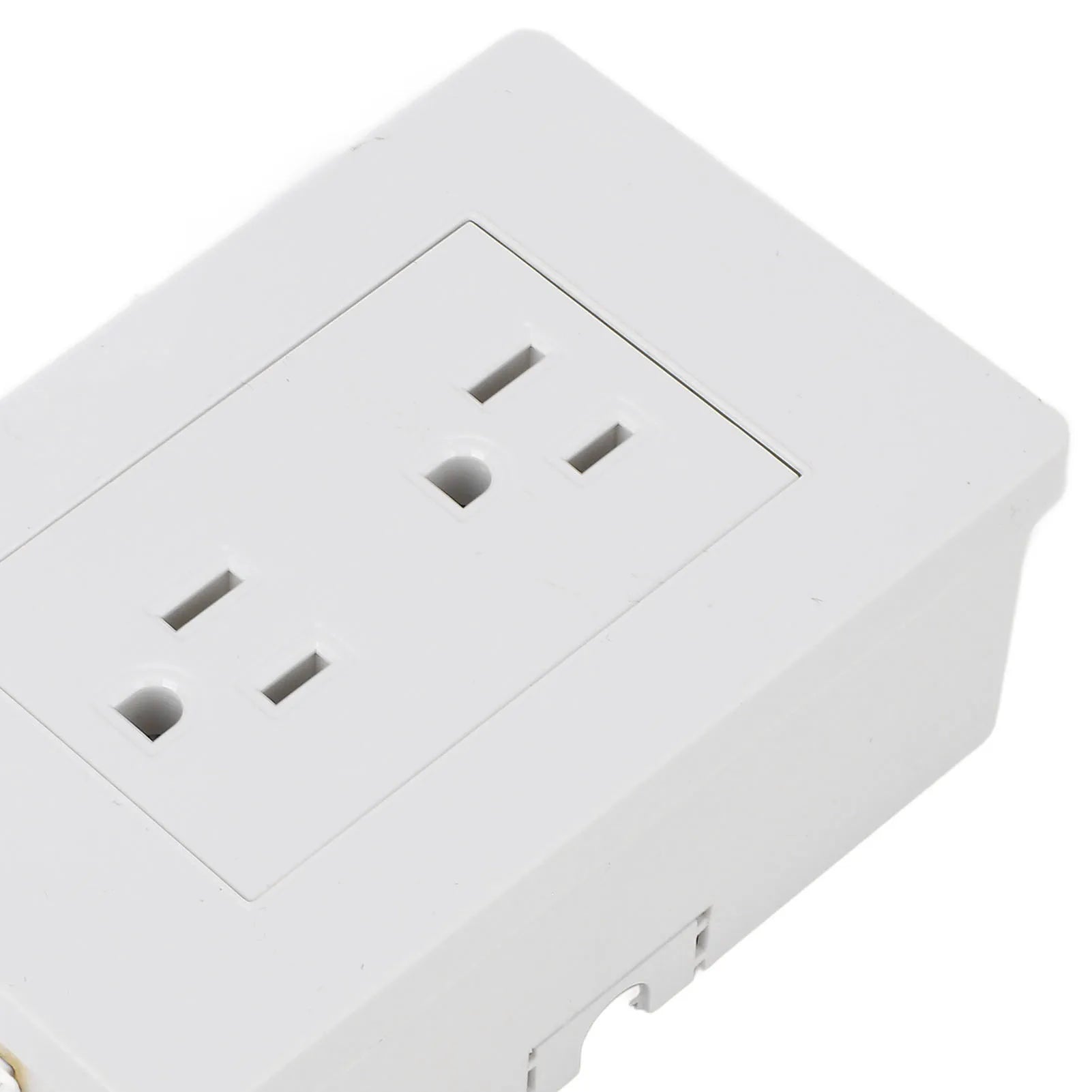 Rotatable Power Socket Expander